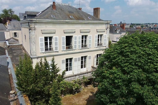 Beautiful mansion in Haut-Anjou.