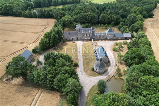 In Morbihan, authentiek landhuis deels te restaureren, met