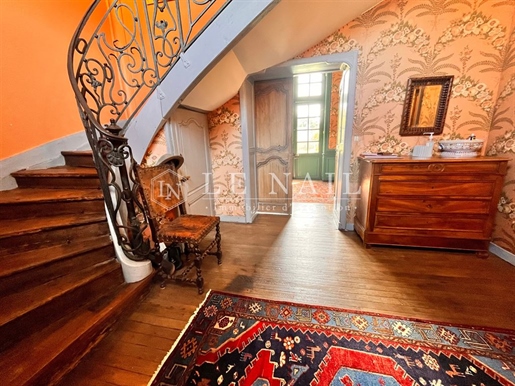 Beautiful 18th Century Historical Property At The Gates Of A Medieval City (Partial listing in the M