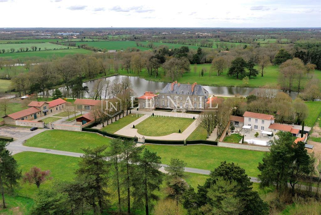 Superb 18th Century château, listed as a Historic Monument, in its 103 acres estate, in Vendée.