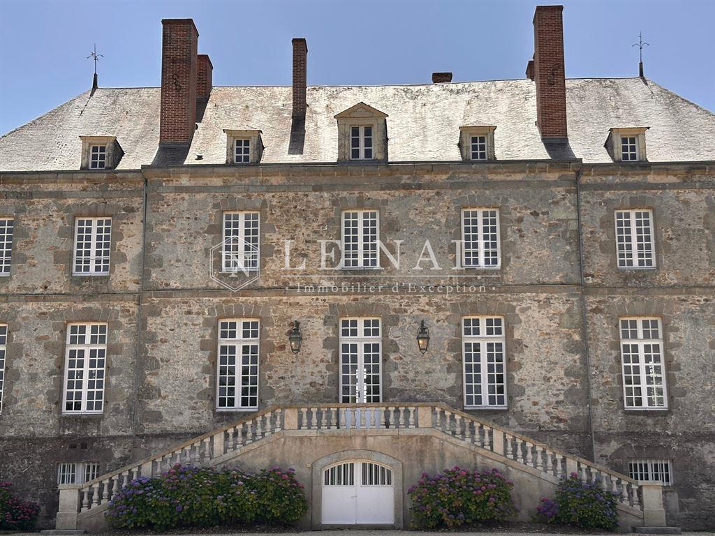 Superb 18th Century château, listed as a Historic Monument, in its 103 acres estate, in Vendée.