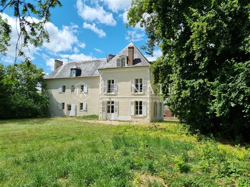 Charmantes bürgerliches Haus mit Blick auf ein Dorf vor den Toren von Bo