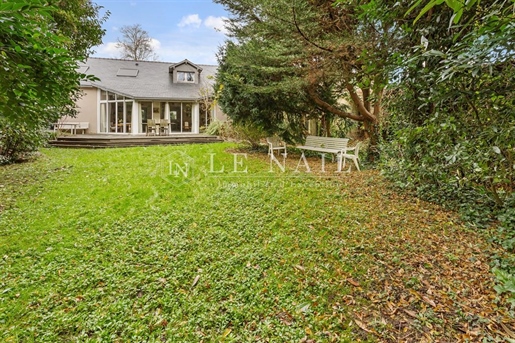 Maison de famille entourée de son jardin à vendre dans le centre
