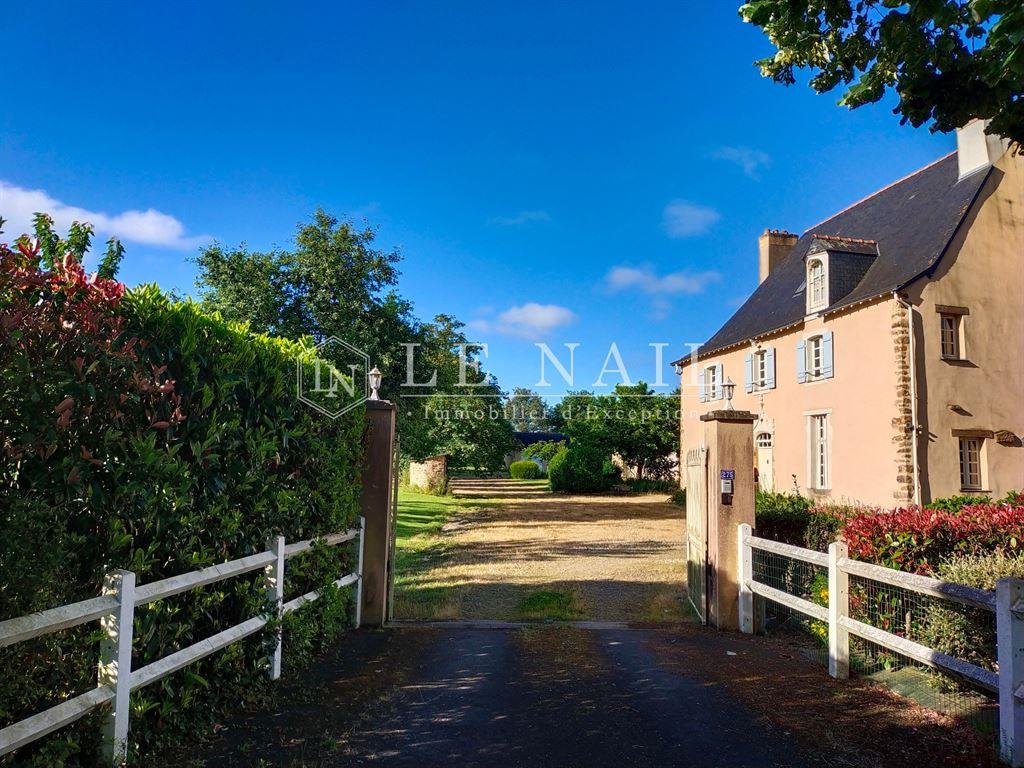 Restored 16th C. Manor house and 19th C. Dwelling in Southern Mayenne department