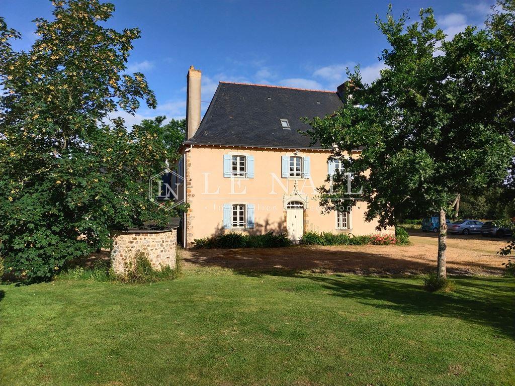 Restored 16th C. Manor house and 19th C. Dwelling in Southern Mayenne department