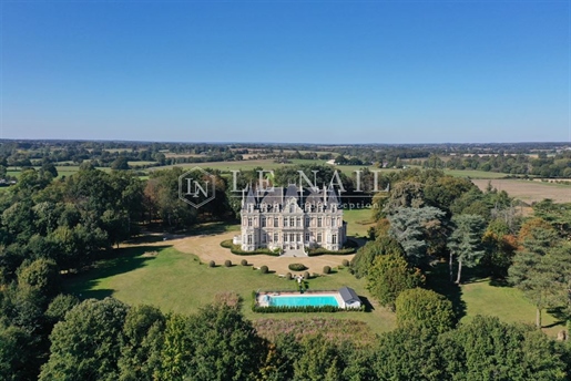 Prachtig 19e eeuws kasteel te koop in Maine-et-Loire