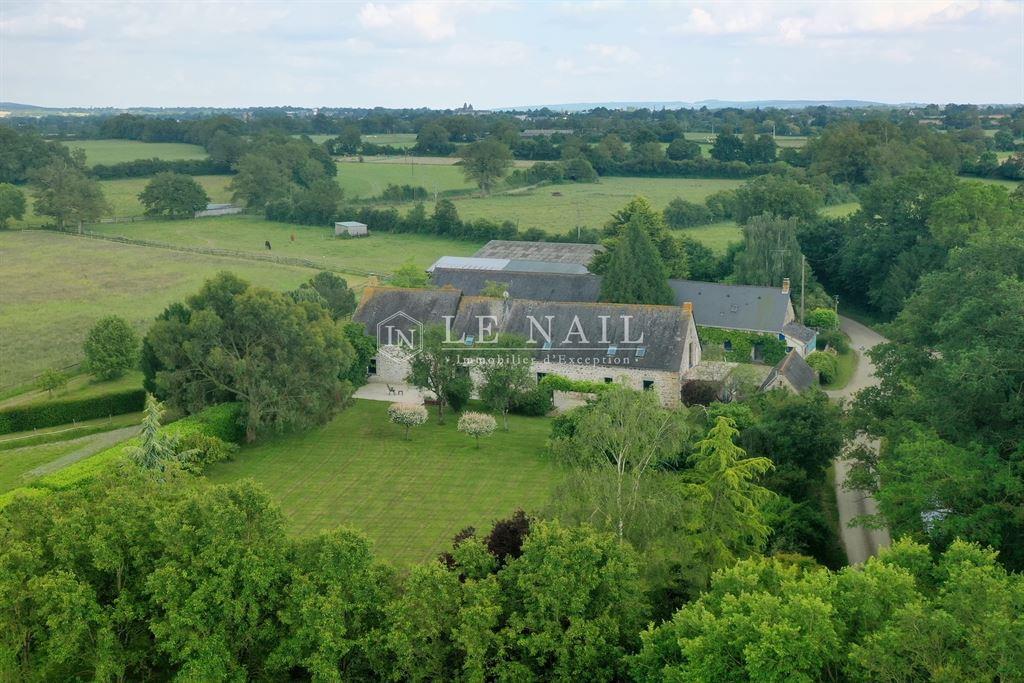 18Th C. House And Equestrian Facilities In Mayenne Departement, For Sale