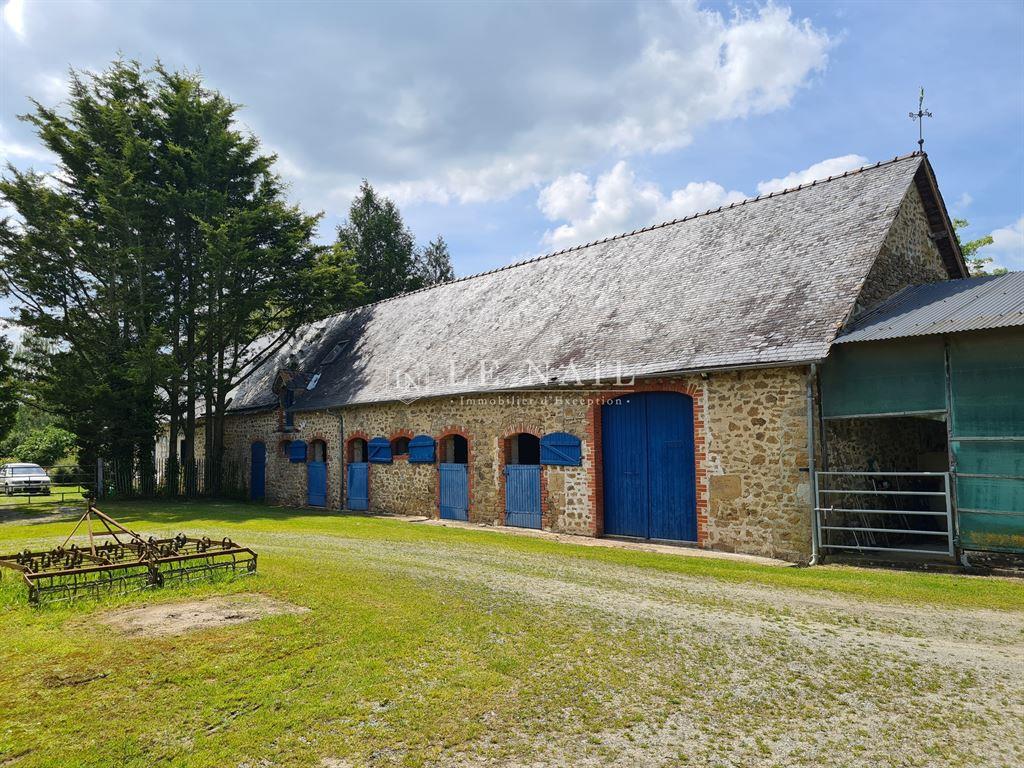 18Th C. House And Equestrian Facilities In Mayenne Departement, For Sale