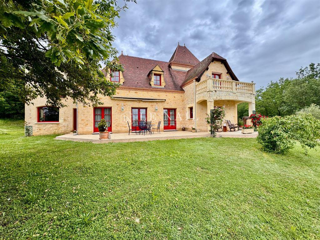 House in Dordogne department with its gite, for sale