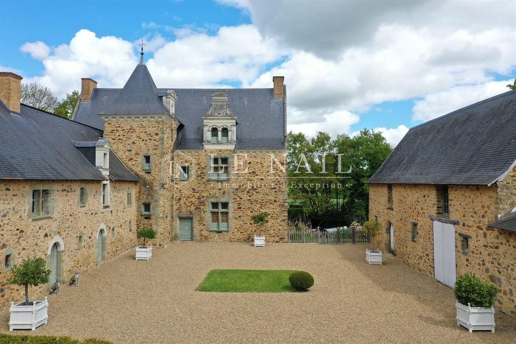 Authentic french listed manor house in Upper-Anjou