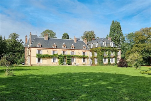 Château Normand 17e et ses dépendances à 135km de Paris