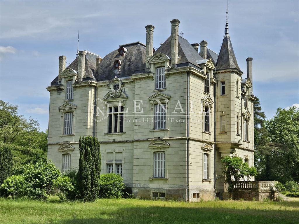 19 C. Chateau on a 25 acre wooded estate in Anjou