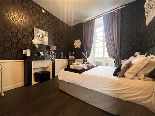 Charmant hôtel particulier à vendre, dans petite ville, à 28 km