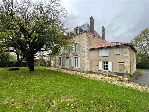 Piękny dom do całkowitego remontu w Deux-Sèvres, na sprzedaż