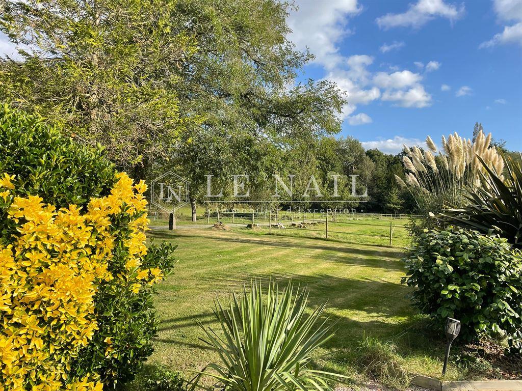 20 Minutes From The Beaches : French equestrian property for sale in Brittany