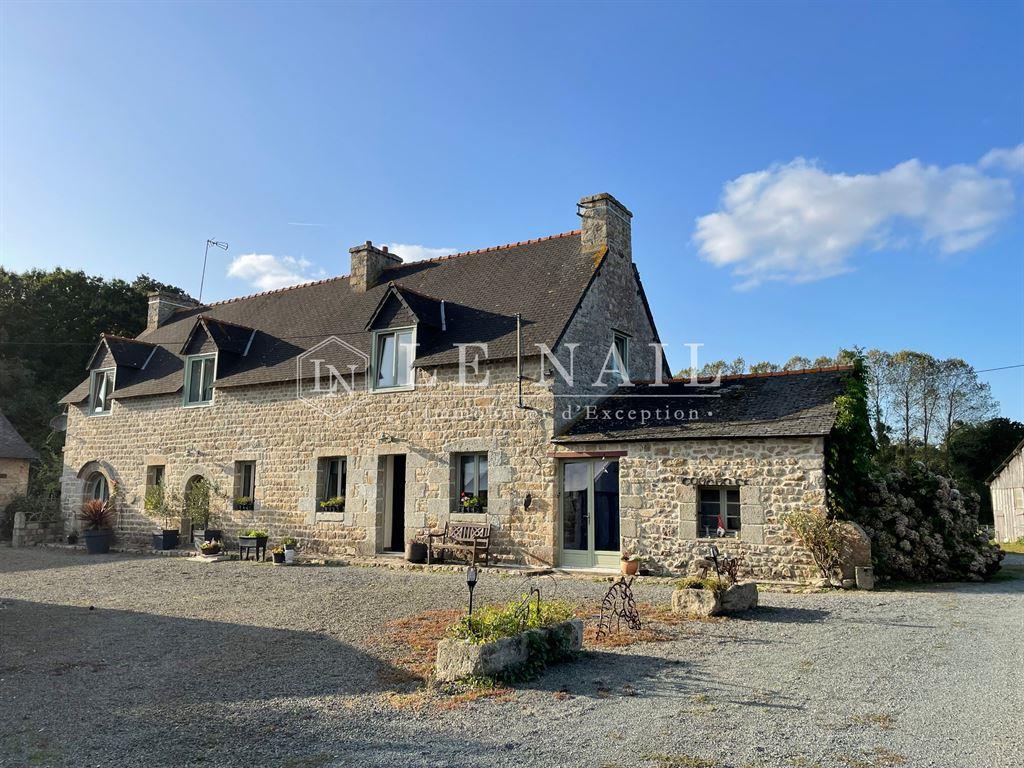 20 Minutes From The Beaches : French equestrian property for sale in Brittany