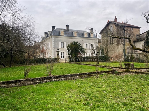 Mooie residentie in het hart van het stadscentrum in Charente