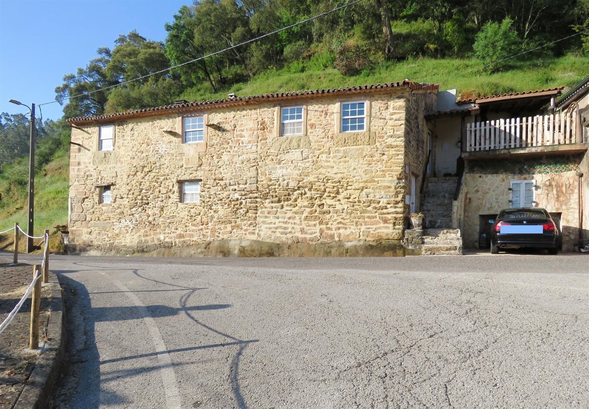 Un'opportunità per acquistare una proprietà in pietra d'epoca che conserva molte delle sue caratteri
