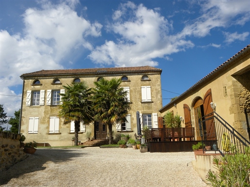 Vente maison - 10 pièce(s)