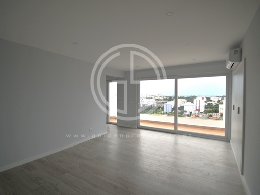 3 bedroom apartment with sea and mountain views in Portimão