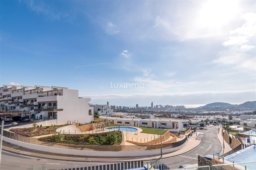 Modern villa for sale with sea views in Finestrat
