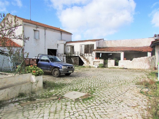 Farm with several divisions located in Guia, Albufeira
