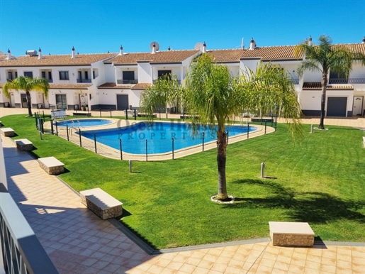 Villa de 3 chambres dans une copropriété privée avec piscine et garage - Albufeira