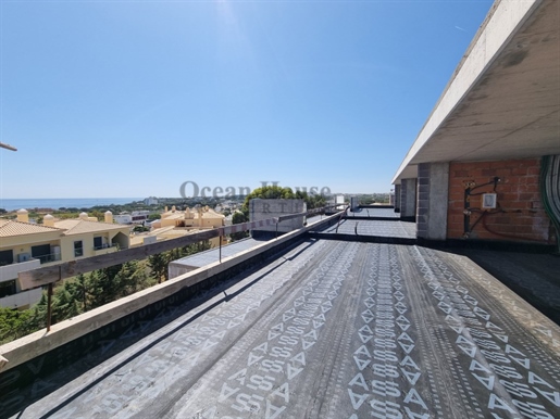 Nuevo ático de 2 dormitorios con vistas al mar, piscina y garaje, a 700 metros de la playa - Albufei