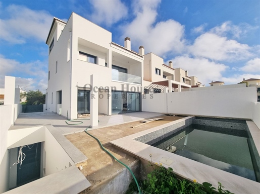 Villa mit 5+1 Schlafzimmern und Garage und Swimmingpool in der Endphase - Gambelas, Faro