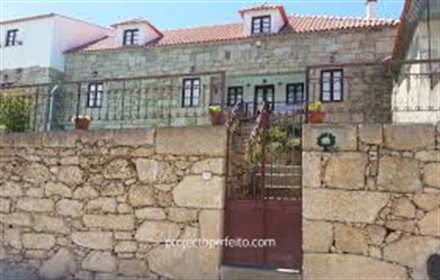 Kleiner Landbesitz 9 Schlafzimmer Verkaufen em Pinheiros e Vale de Figueira,Tabuaço