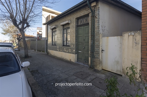 Detached house to restore T4 Sell in Espinho,Espinho