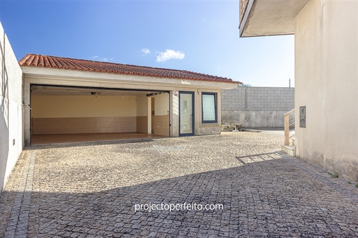 Maison isolée 3 Chambre(s) Vente dans Nogueira da Regedoura,Santa Maria da Feira