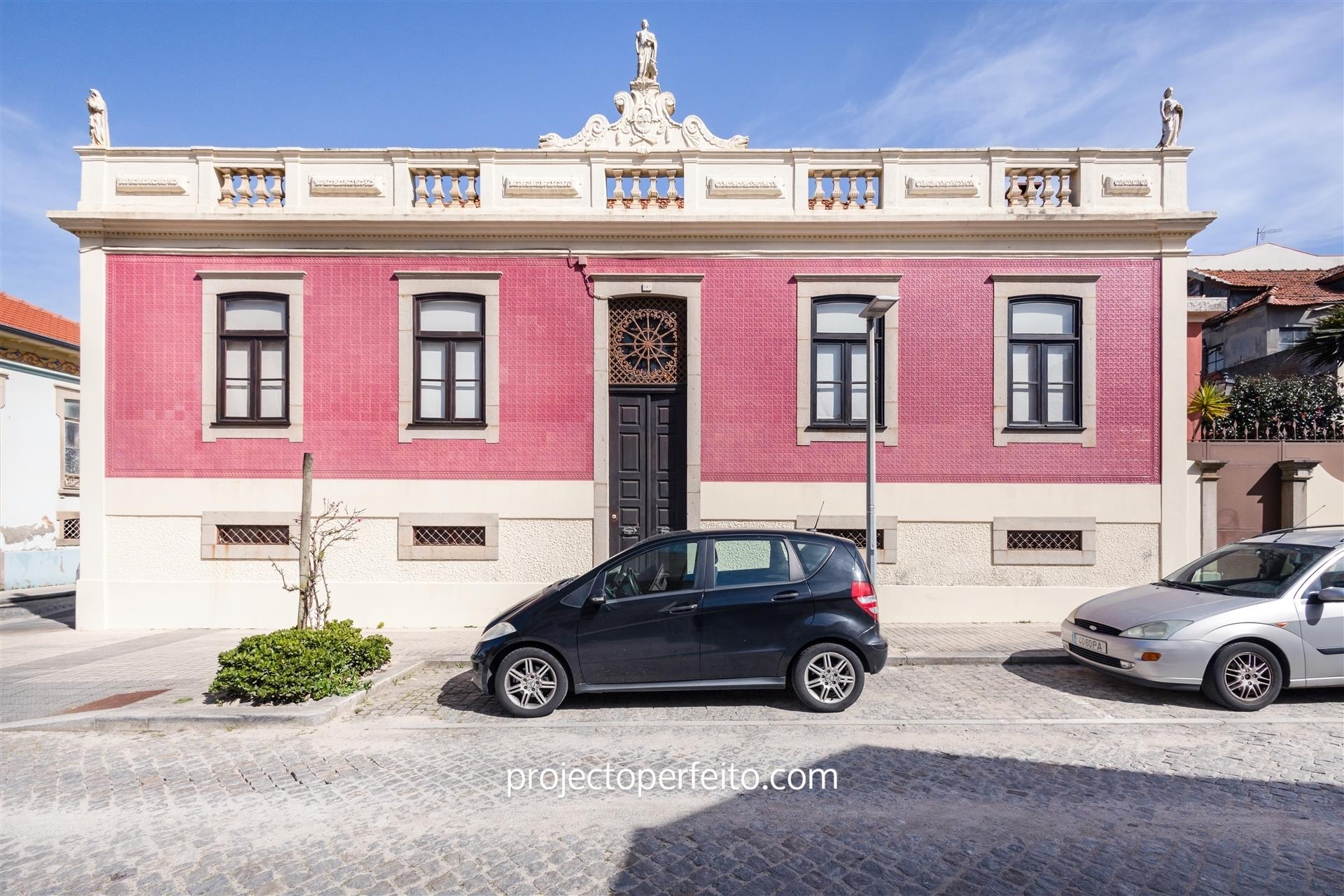 Detached house T4+1 Sell in Espinho,Espinho