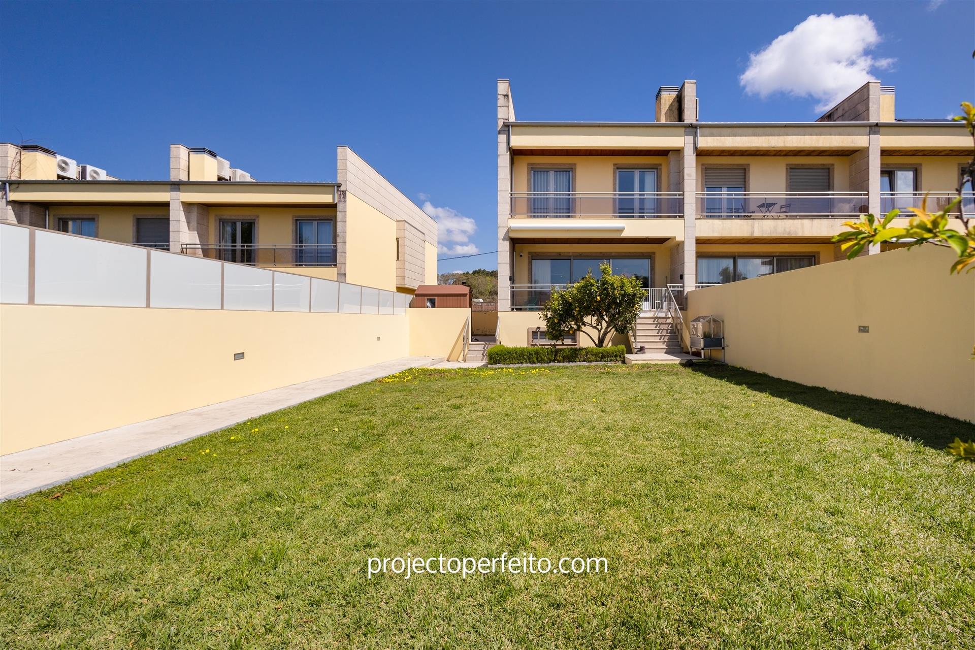 Terraced house T4 Sell in Mafamude e Vilar do Paraíso,Vila Nova de Gaia