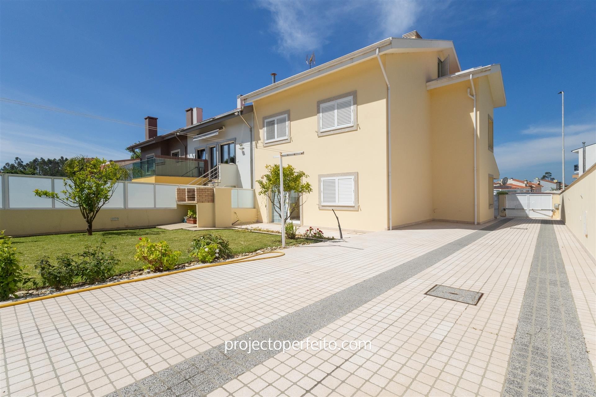 Maison jumelée 3 Chambre(s) Vente dans Serzedo e Perosinho,Vila Nova de Gaia