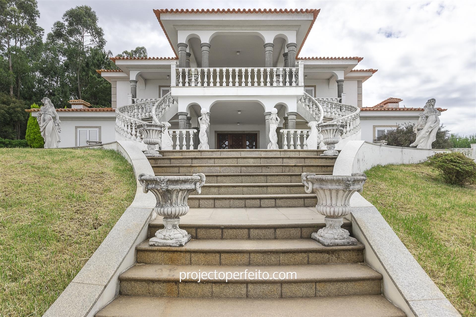 Detached house T5 Sell in Mozelos,Santa Maria da Feira