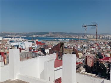 A beautiful house in the heart of the medina located 5 minutes from the kasbah.