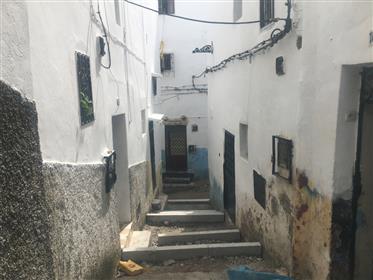 House located in the heart of the medina. The house is to be completely renovated, which allows the 