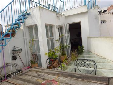 Située dans un quartier historique de la médina de Tanger, magnifique maison totalement rénovée, déc