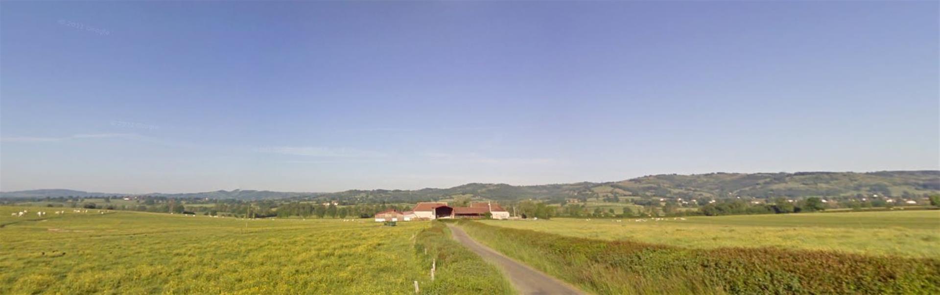 Burgund - Grundstück auf 13 Hektar angrenzendem Land