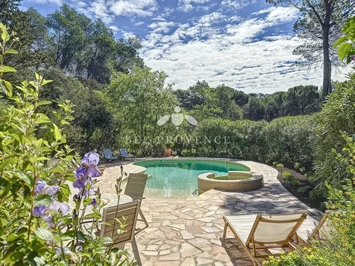 Spacious villa with pool and beautiful views