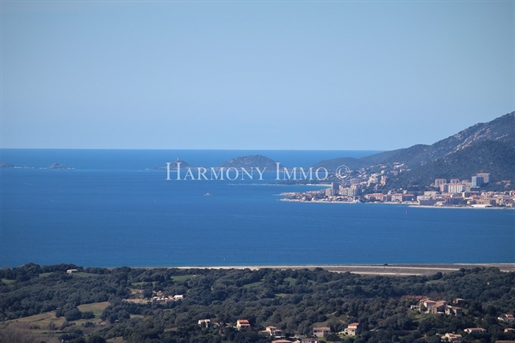 Villa mit herrlichem Panoramablick auf das Meer.
