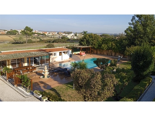 Farm with 3 bedroom villa with swimming pool in Terrugem/ Sintra