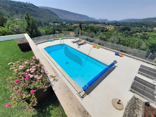 8 bedroom villa with pool in Porto de Mós