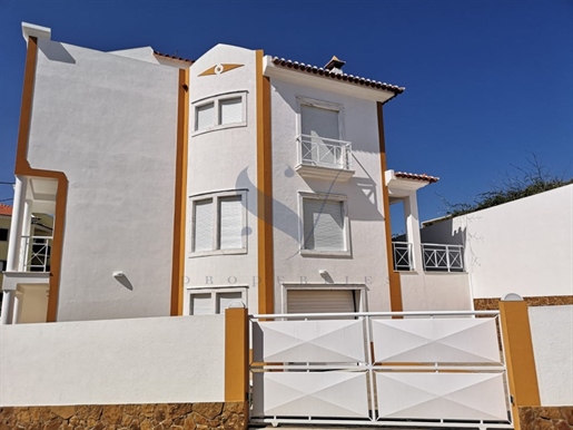 House T3 + 1 in Ericeira