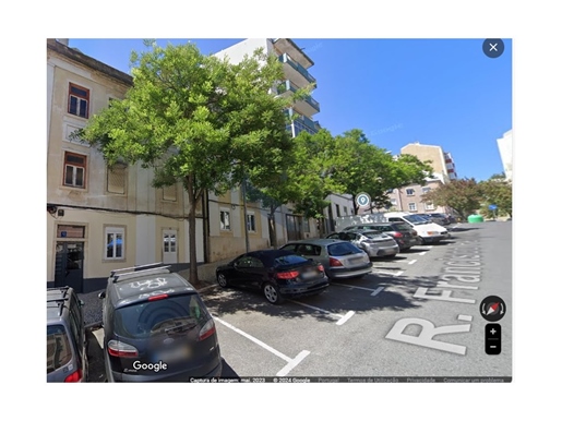 Apartamento de 4 dormitorios en S. Domingos de Benfica