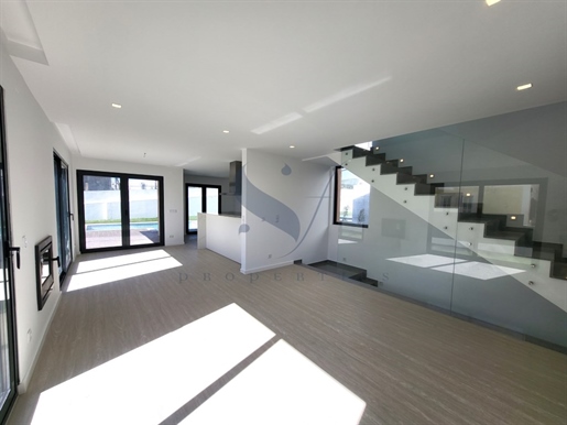 Villa con 4 camere da letto in condominio con piscina privata a Cascais