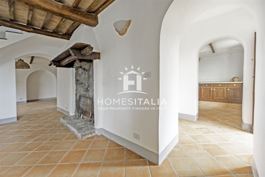 Renovated farmhouse with magnificent views