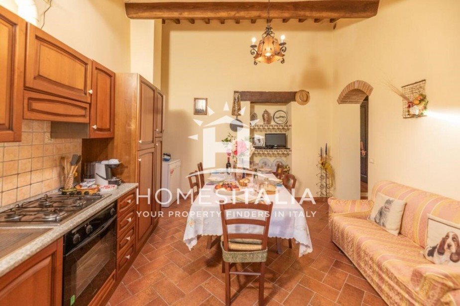 Authentic Tuscan farmhouse with pool, garden & panoramic views