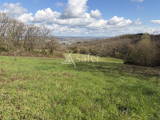 Agricultural property on 13 hectares at the gates of Agen